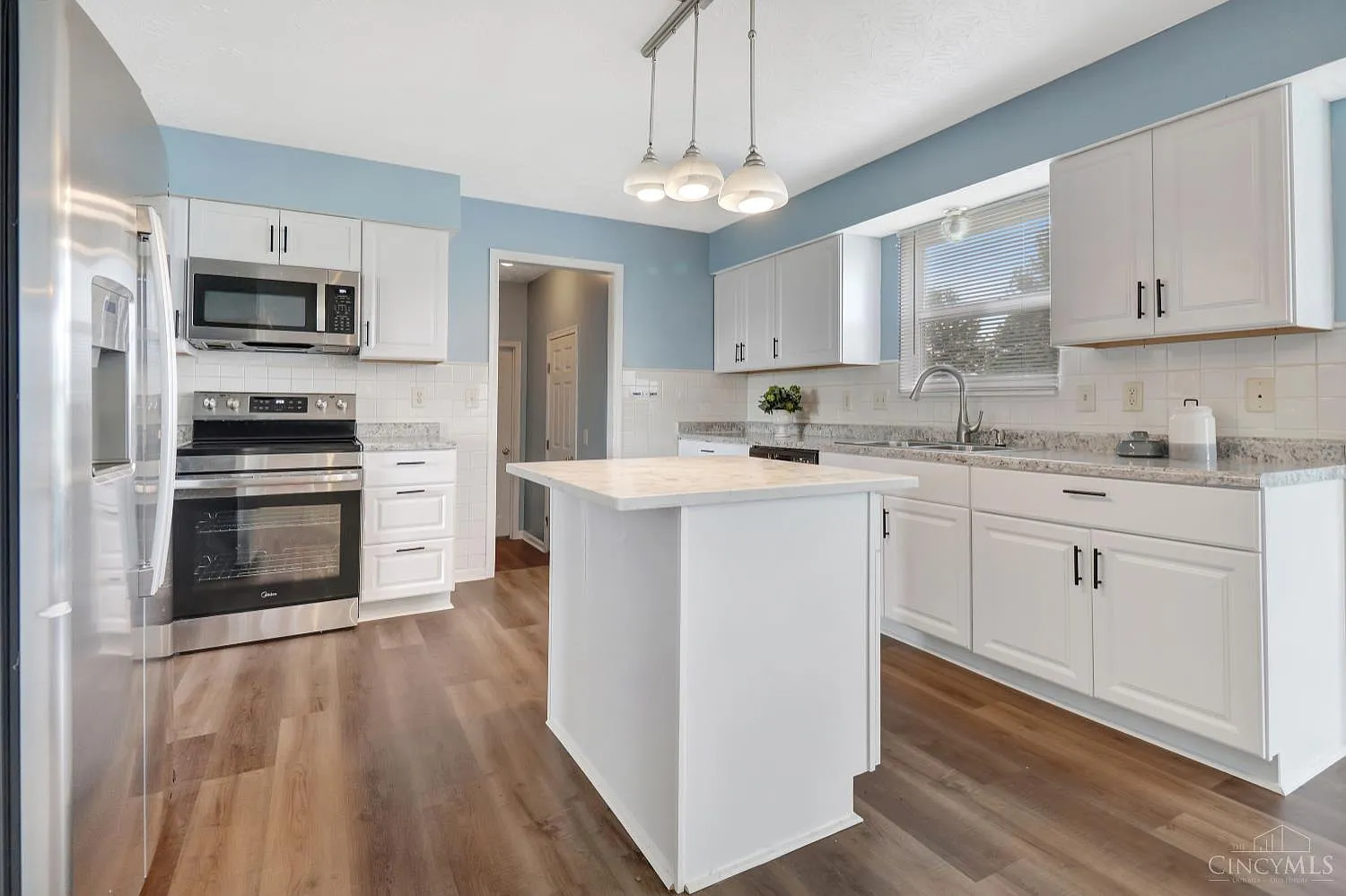 4 bed, 3.5 bath, $3,000 — Photo 4