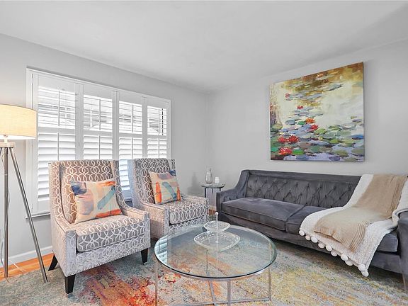 3rd image of 11855 Rollingsford Dr