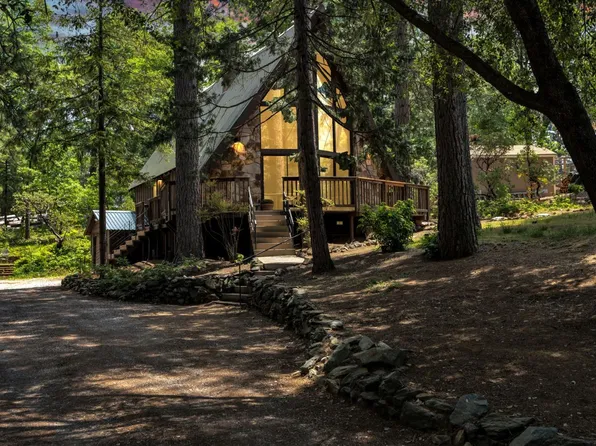 5477 Stampede Canyon Dr, Hathaway Pines, CA 95233