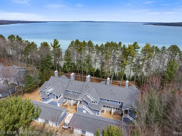 7812 W M 68 Hwy, Indian River, MI 49749