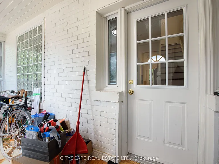 193 Coxwell Ave #UPPER — Photo 24