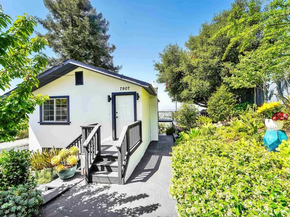 7907 Michigan Ave, Oakland, CA 94605