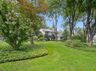 32 Stratford Dr, Livingston Twp., NJ 07039