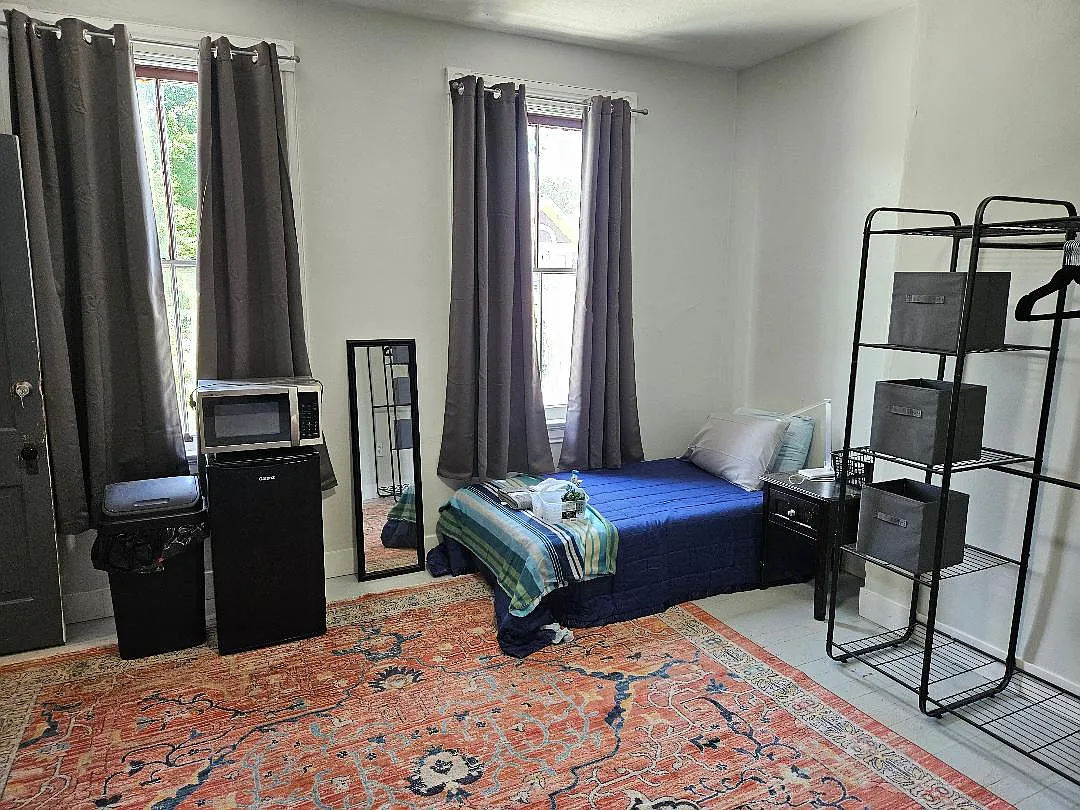 5 bed, 1803 sqft, $750 — Photo 2