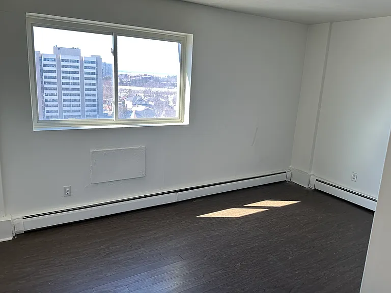 2310 Fox Cres #807 — Photo 4