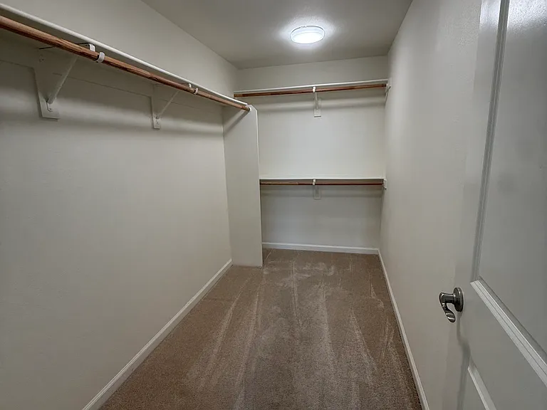 Diamond Creek Condominiums/ Apartments — Photo 39