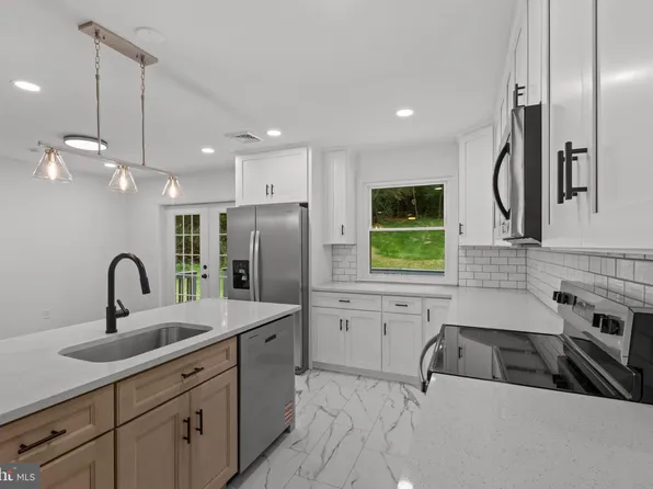 1016 W Boot Rd, Downingtown, PA 19335