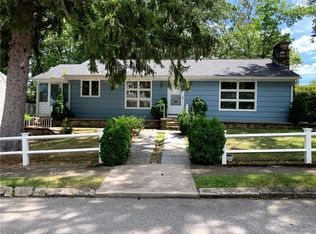 42 Woodland Dr, West Warwick, RI 02893