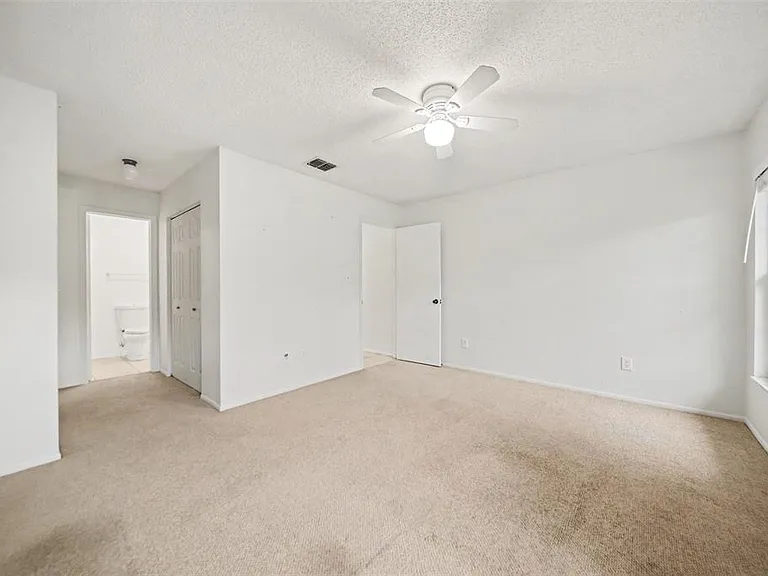 5033 Loyola Ln — Photo 17