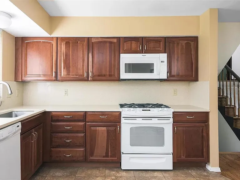 826 Judson Manor Dr — Photo 8
