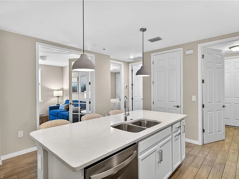 14567 Edgewater Cir — Photo 11