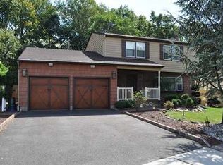 64 Ridge Rd, Edison, NJ 08817