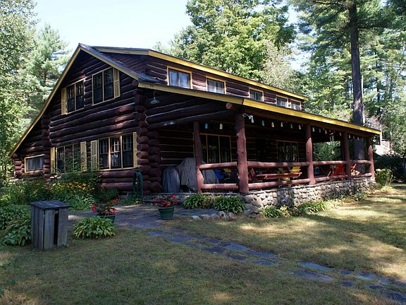 3rd image of 10 Vista Dr