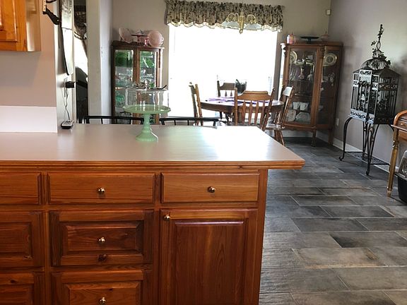 5th image of 1303 Mohican Dr #D