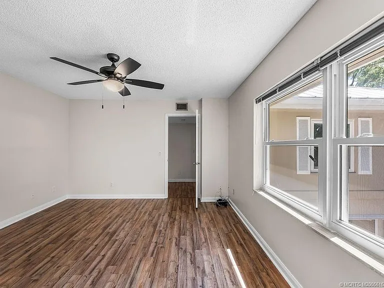 2905 SW Lakemont Pl #2905 — Photo 32