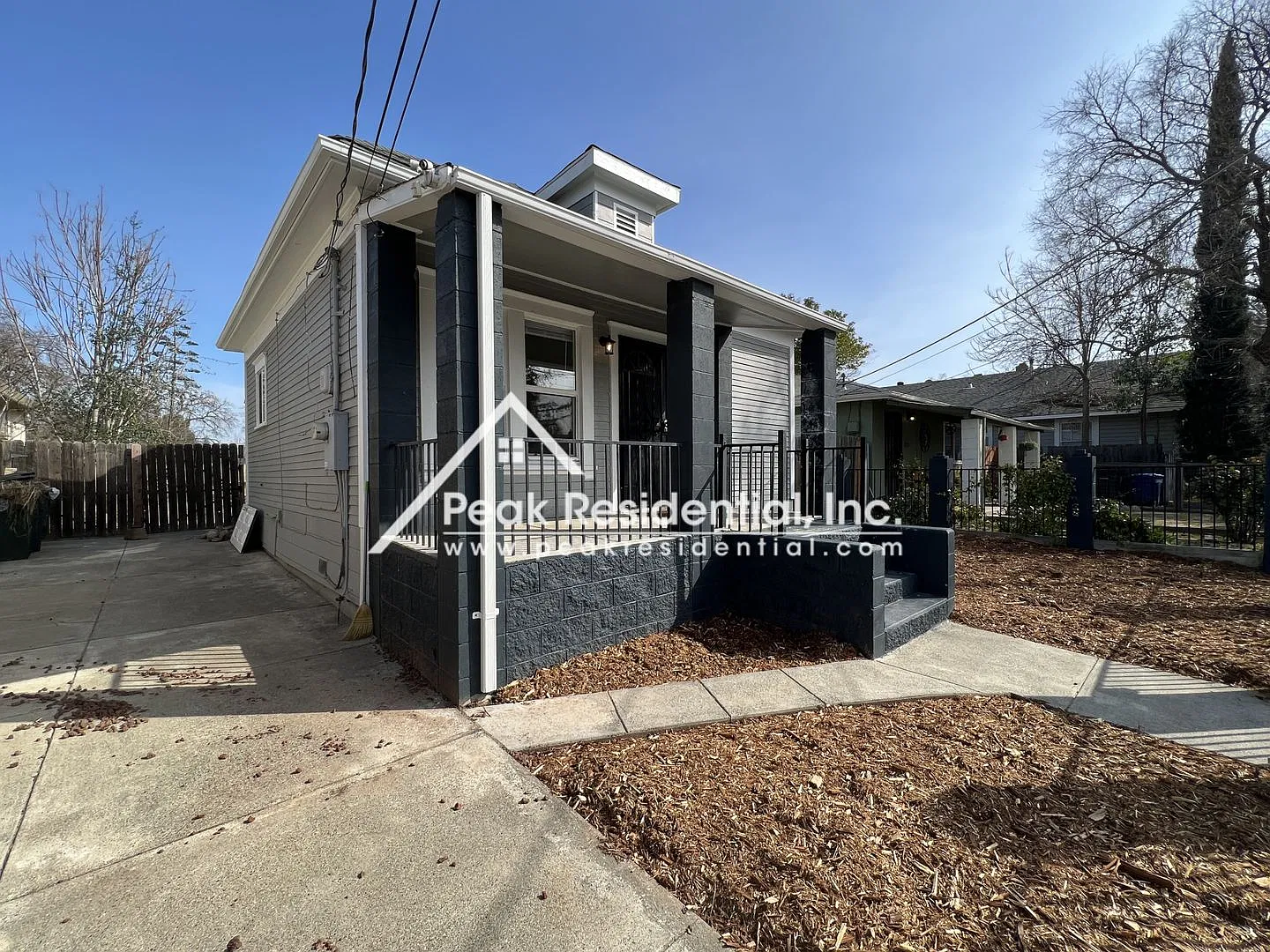 Charming 2bd/1ba House with Garage near UCD Med Center! — Photo 4