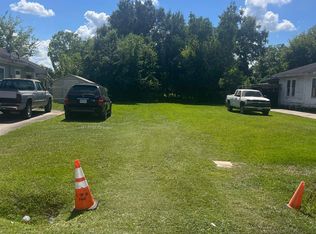 1725 Threadneedle St, Beaumont, TX 77705