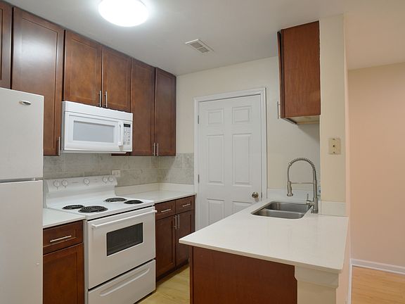 2nd image of 1263 Wyndham Ln APT 102