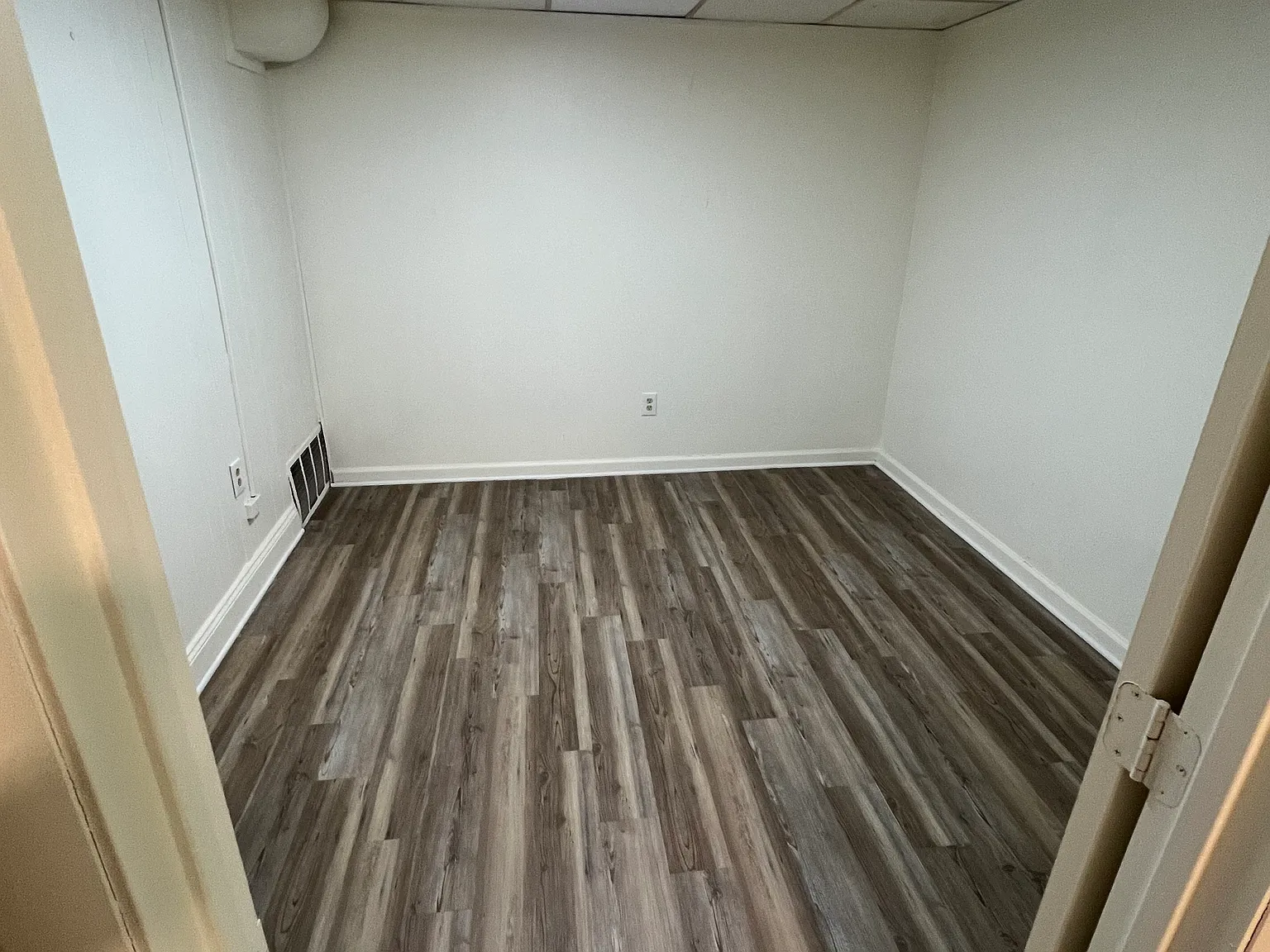 3 bed, $1,300 — Photo 4