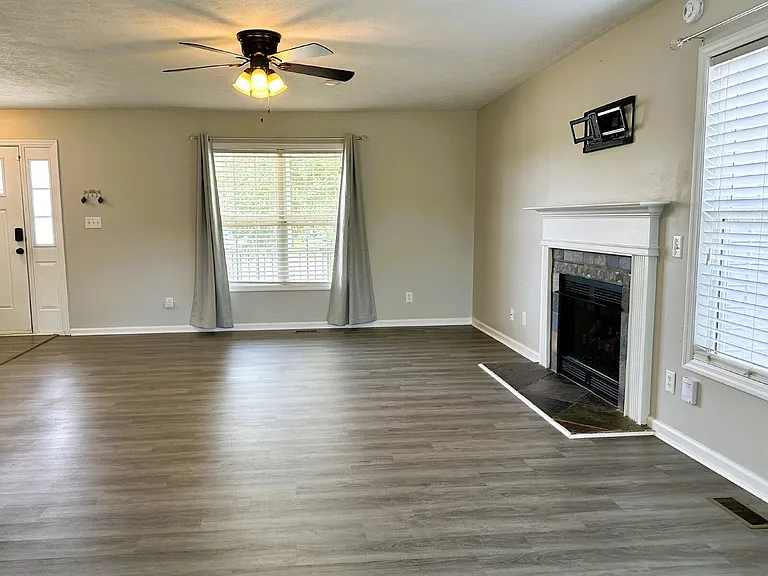 1311 Shoshone Pl — Photo 4