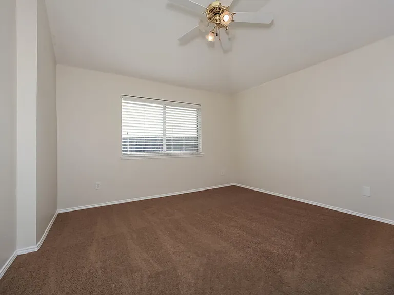 773 Silverbrook Dr — Photo 8