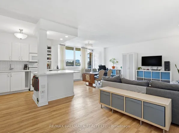 180 Markham Rd #503, Toronto, ON M1M 2Z9