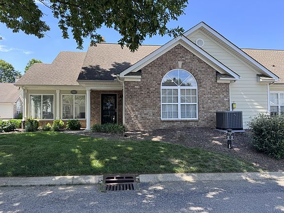 4th image of 825 Browns Ln #301