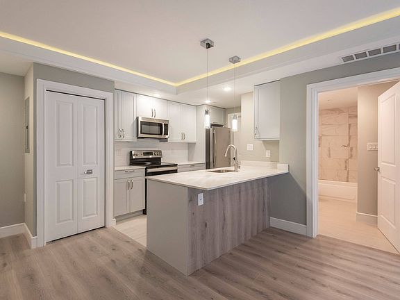 4th image of 1133 E Columbia Ave #503
