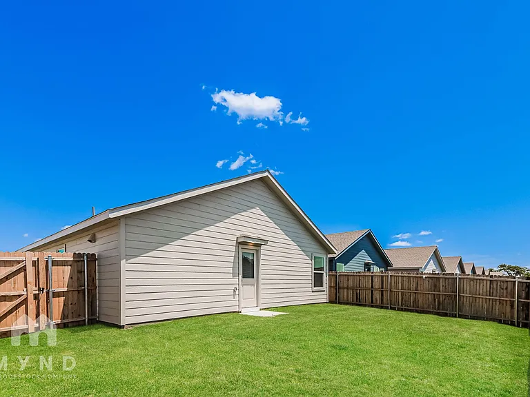 1238 Basswood Dr — Photo 26