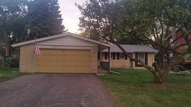 1st image of 208 Pinecroft Dr