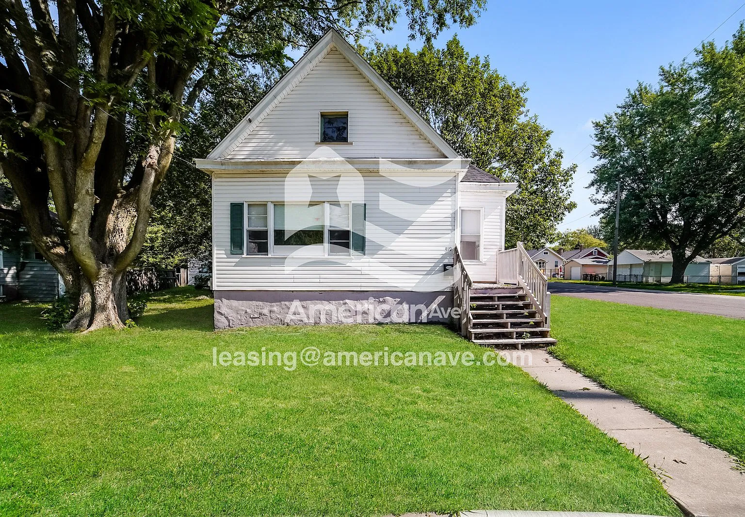 2 bed, 1.0 bath, 888 sqft, $875 — Photo 1