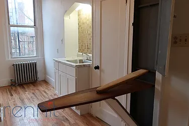 Rented by Rennit Inc.