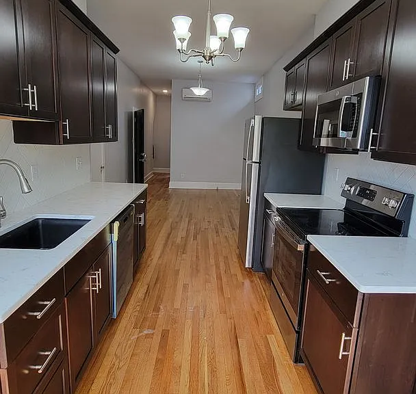 17 E 3rd St #2 — Photo 1