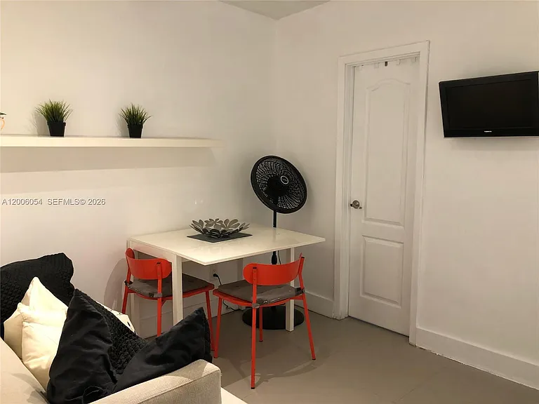 911 Meridian Ave #105 — Photo 17