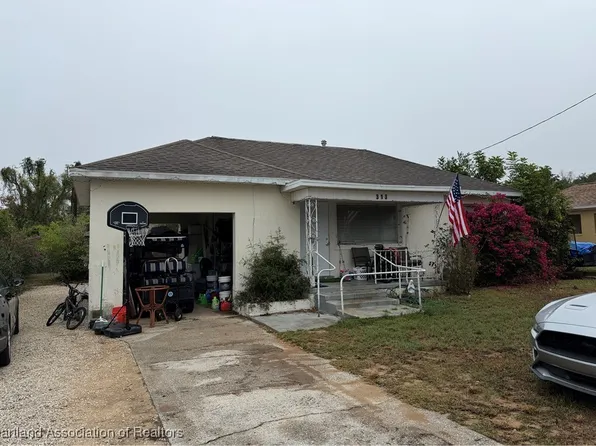 313 E Walnut St, Avon Park, FL 33825