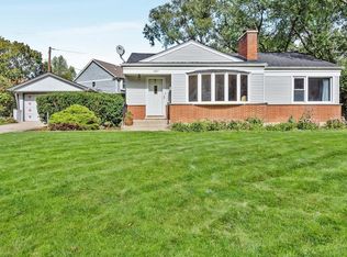 1707 Chesterfield Ave, Glen Ellyn, IL 60137