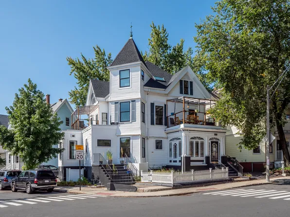 390 Medford St #1A, Somerville, MA 02145