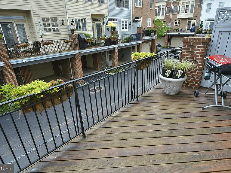 720 Battery Pl — Photo 23