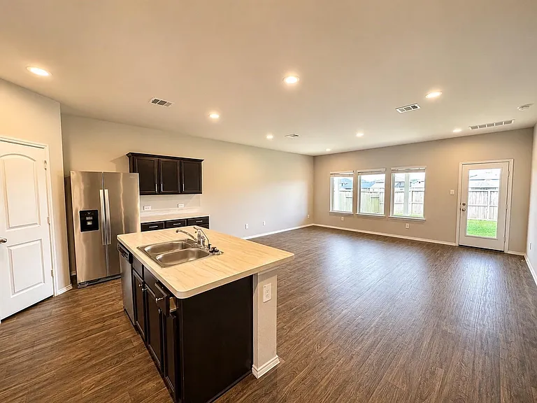 21460 Rustic Elm Dr — Photo 2