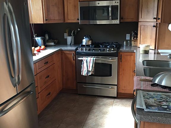 4th image of 1713 Glass Ave NE