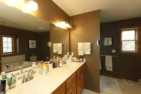 N48W16103 Lone Oak Ln — Photo 12