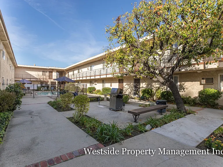6253 Lankershim Blvd. — Photo 5