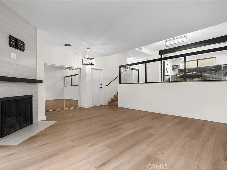 18417 Collins St #D — Photo 12