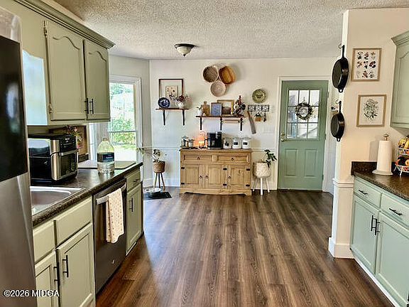 5th image of 125 Heathwood Dr