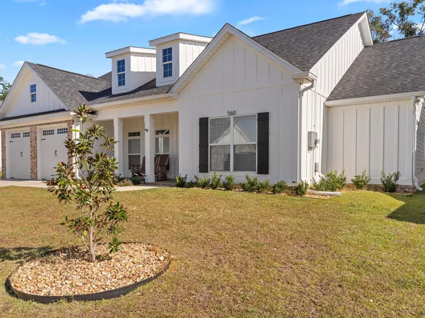 560 Knotted Pine Dr, Tallahassee, FL 32312