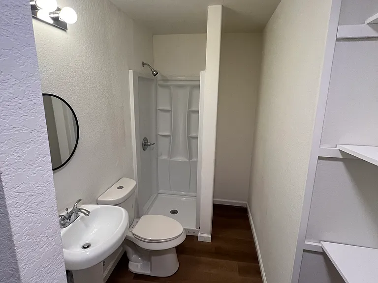 511 W Ridgewood Ct #B — Photo 9