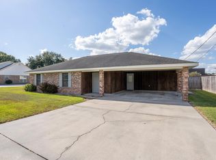 211 Gardenia Dr, Donaldsonville, LA 70346
