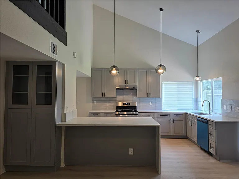3434 Streamside Ln — Photo 12