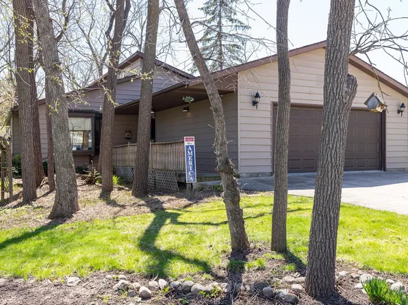 524 E Ontario St, Omro, WI 54963