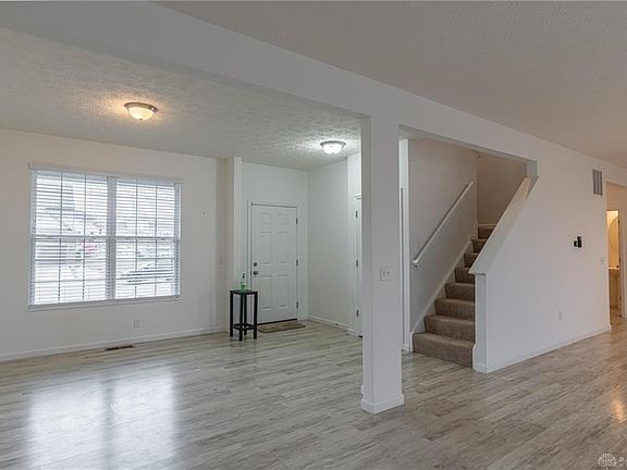5th image of 947 Sweeney Dr